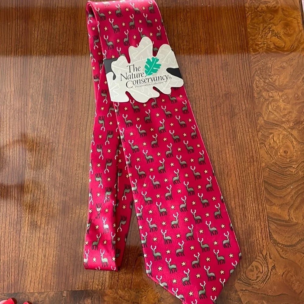 NWT The Nature Conservancy Pampas Deer 100% Silk holiday Christmas MENS tie Red